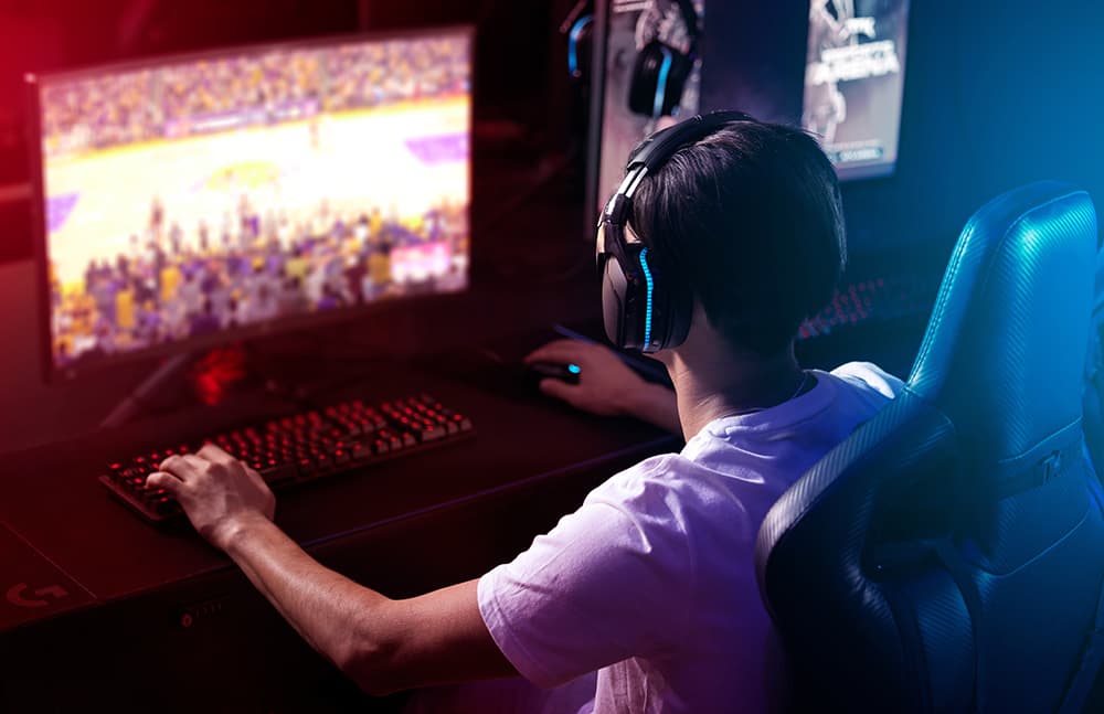 Igaming customer playing video games online